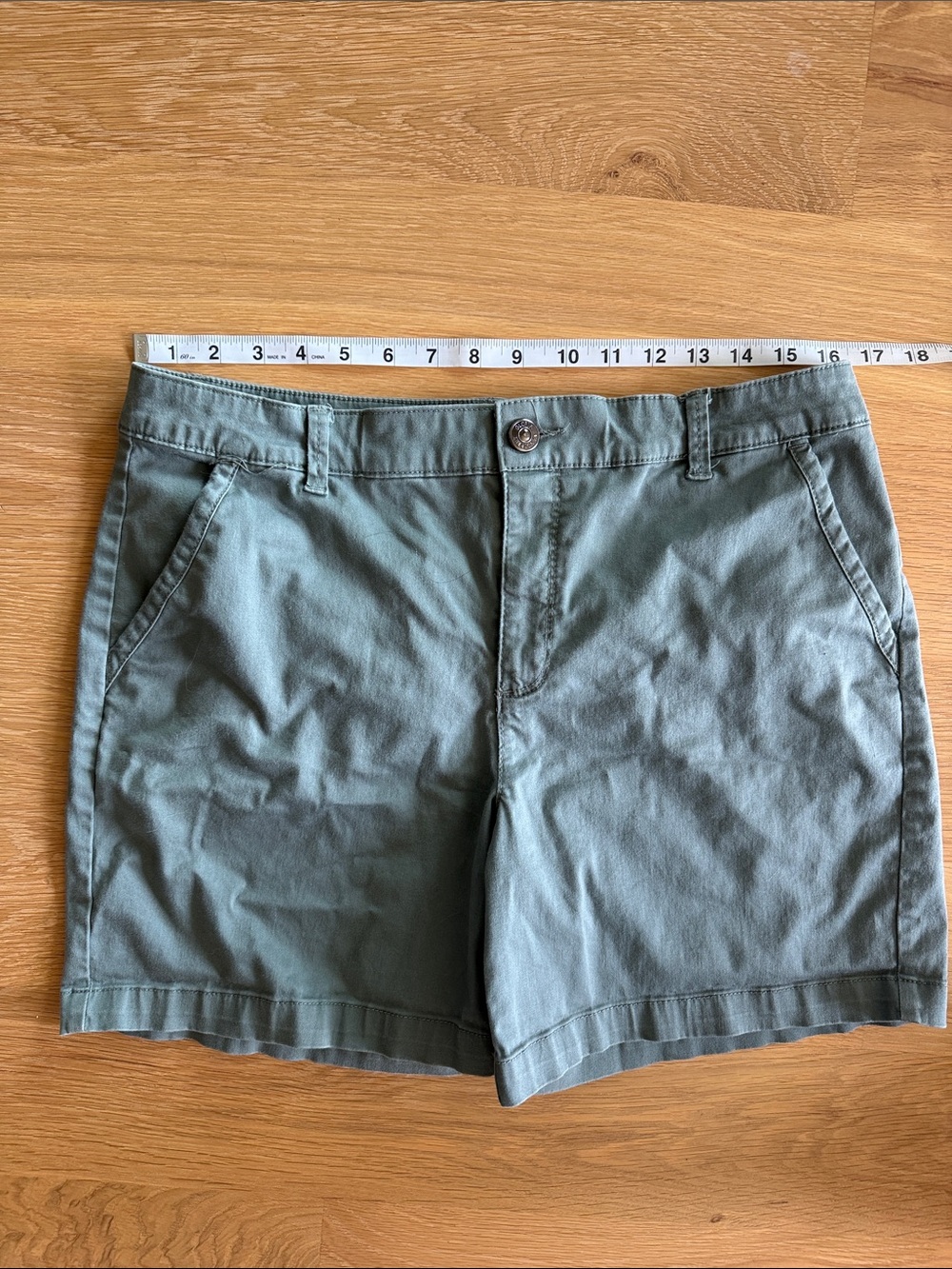 Gloria Vanderbilt Green Cotton Chino Shorts